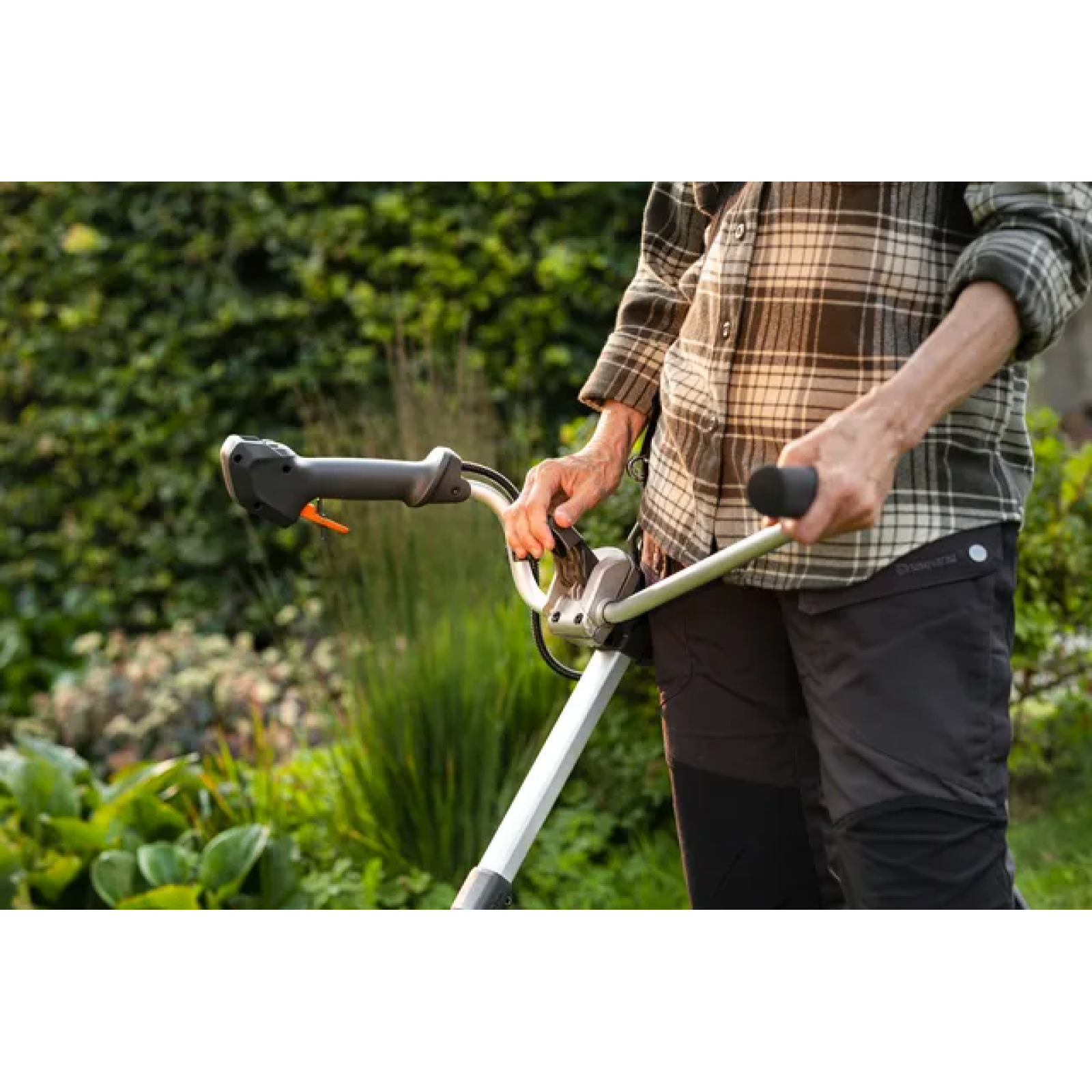 Мотокоса Аккумуляторная (Травокосилка) Husqvarna 220iR KIT (АКБ+ЗУ) 9707544-02