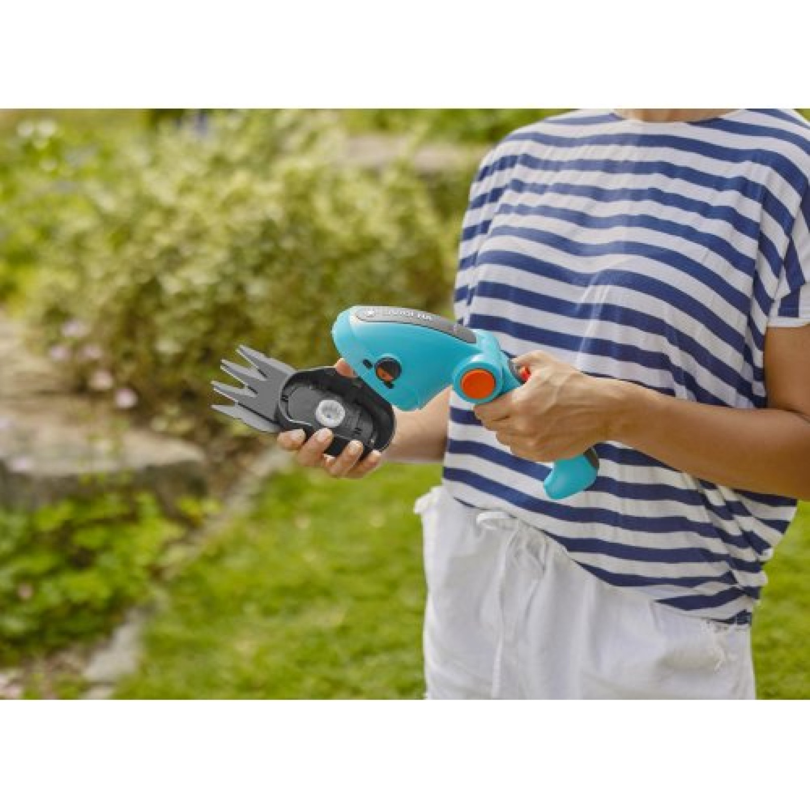 Кущоріз-Траворіз Акумуляторний Gardena ComfortCut KIT (АКБ+USB+Спрей) 09888-20.000.00