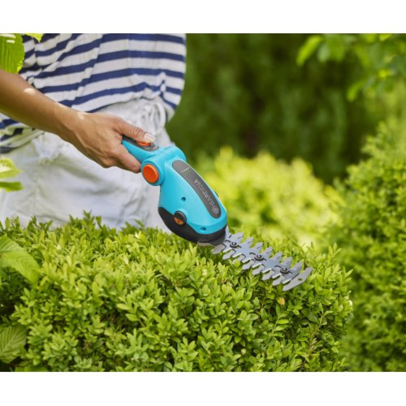 Кущоріз-Траворіз Акумуляторний Gardena ComfortCut KIT (АКБ+USB+Спрей) 09888-20.000.00