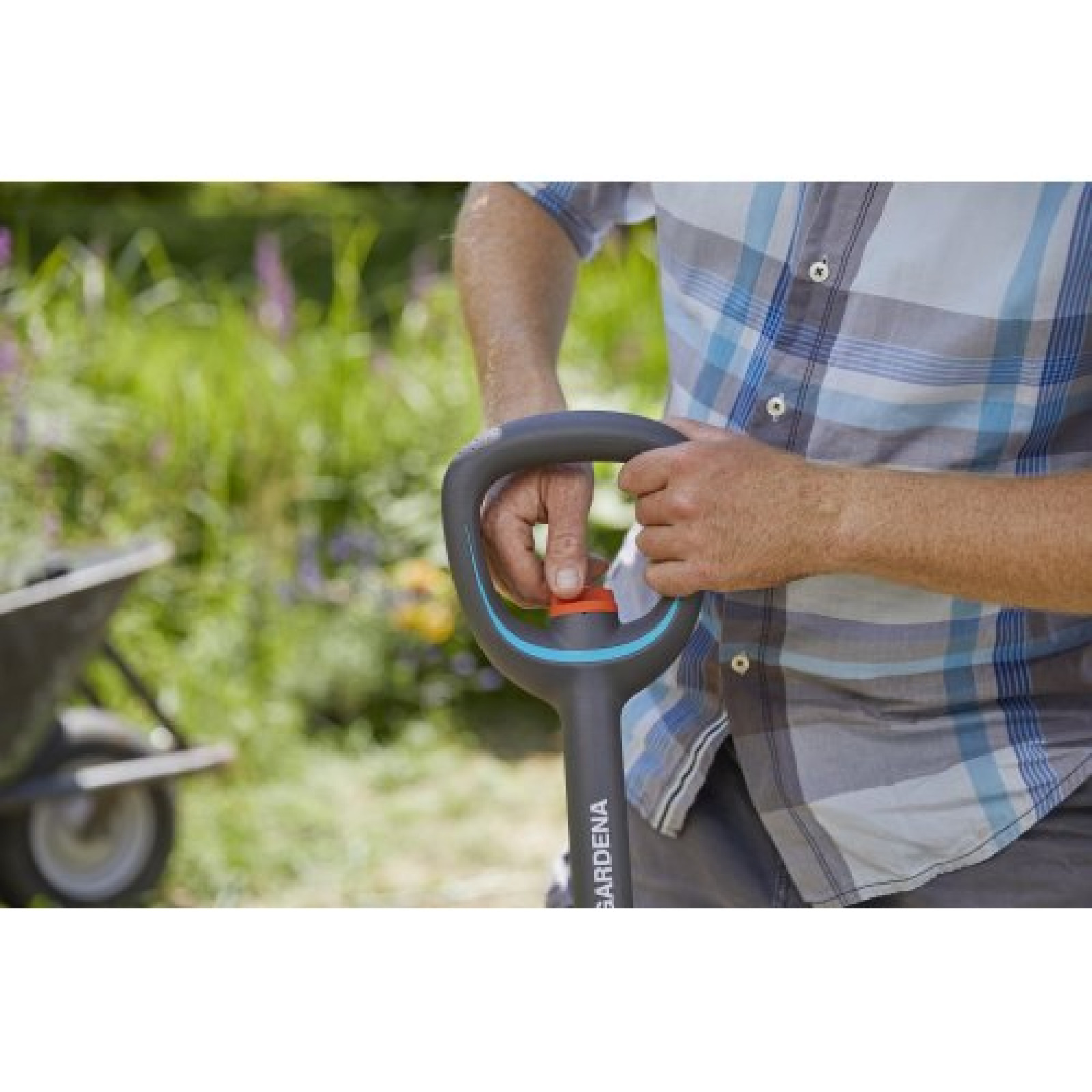 Лопата штыковая телескопическая Gardena ErgoLine 106-126 см