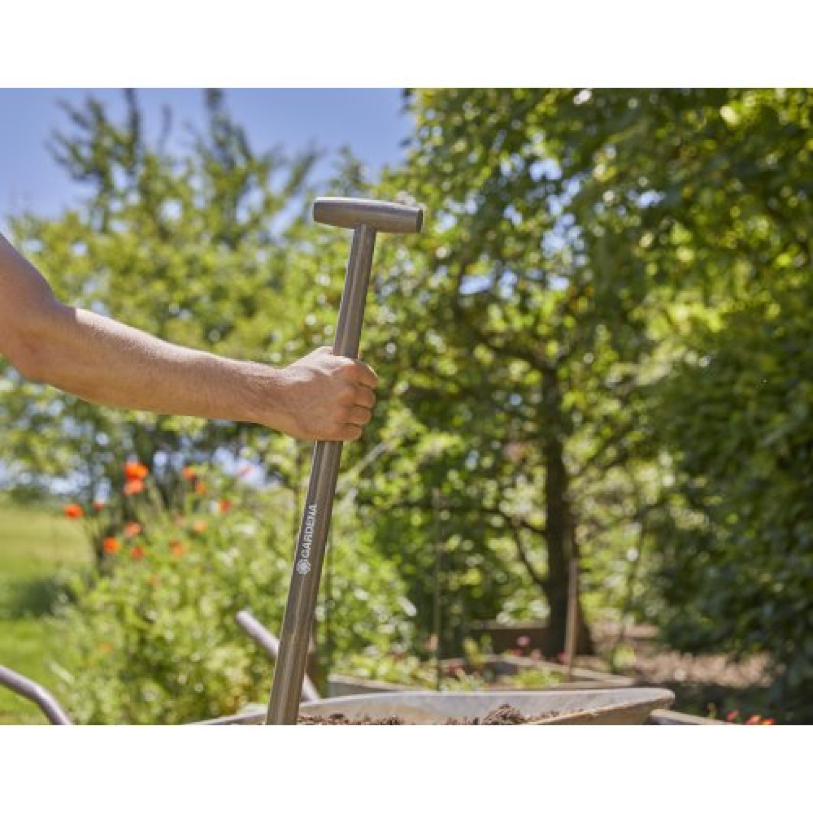 Лопата совковая Gardena NatureLine 131 см