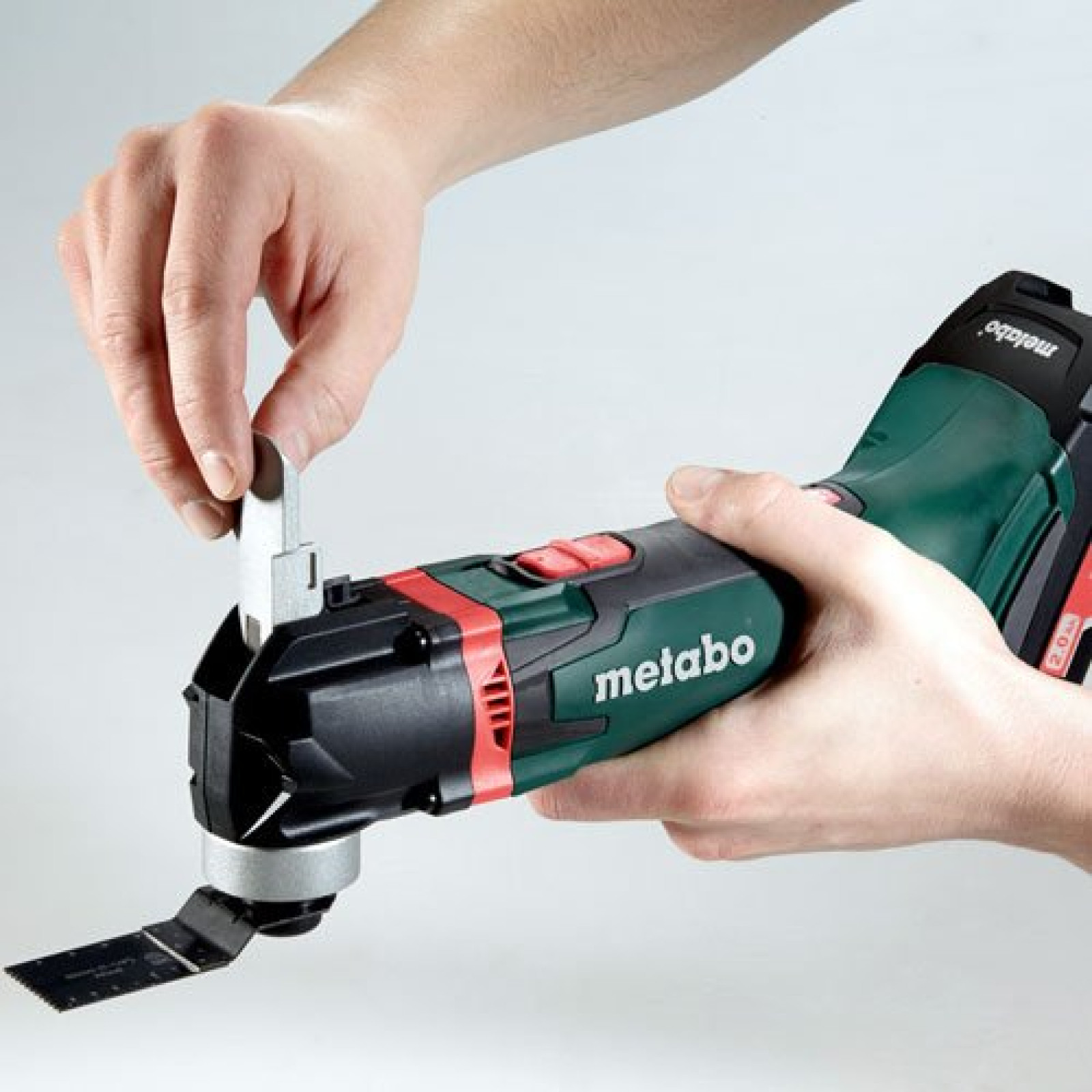 Багатофункціональний акумуляторний інструмент Metabo MT 18 LTX без акумулятора і зарядного