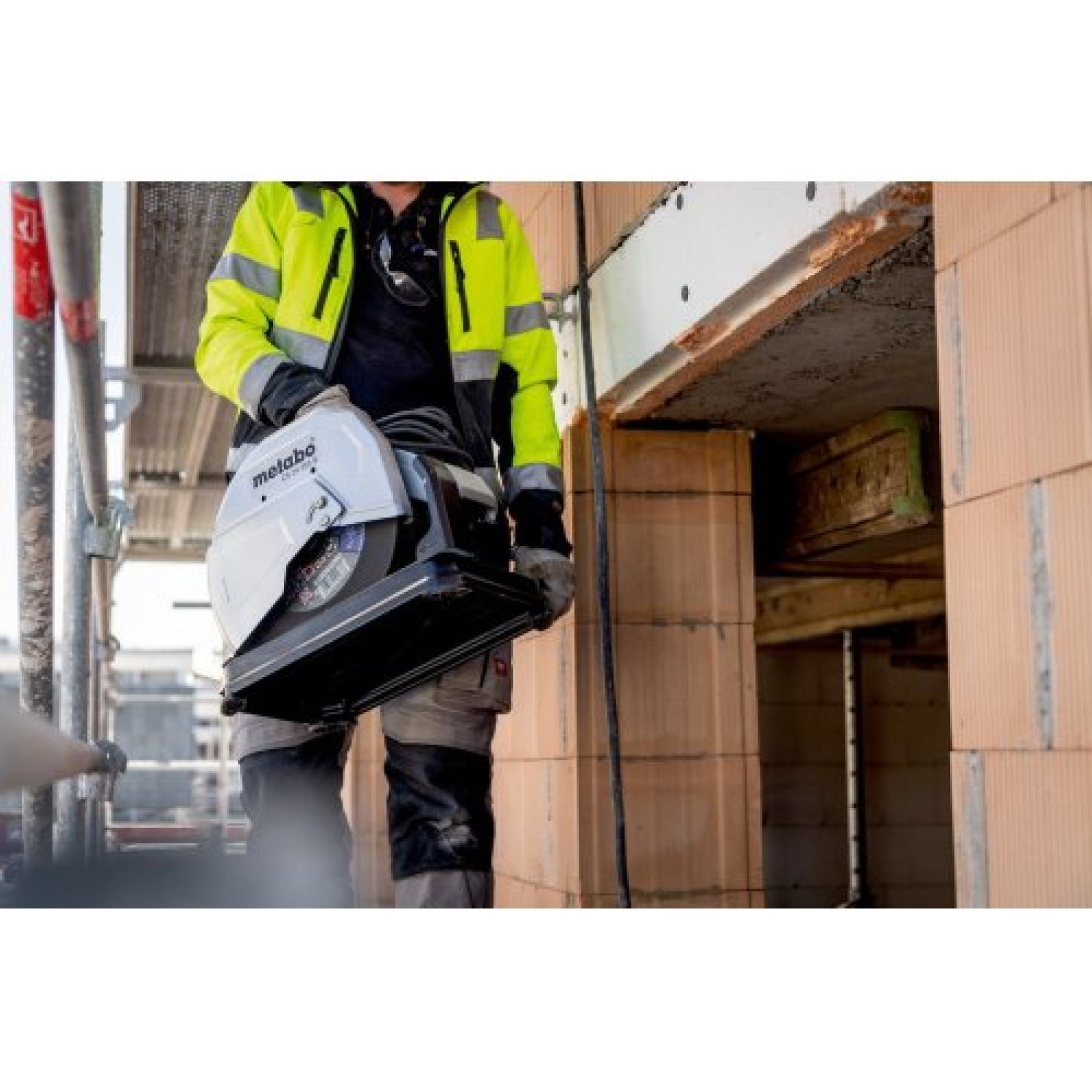 Пила монтажна по металу METABO CS 22-355