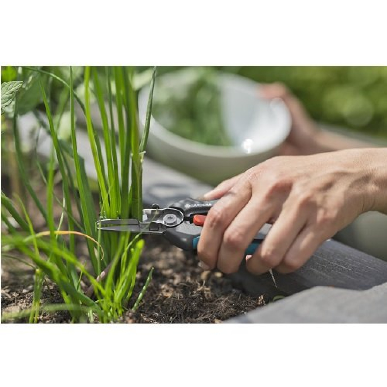 Ножницы для травы и цветов Gardena GripCut с функцией удерживания