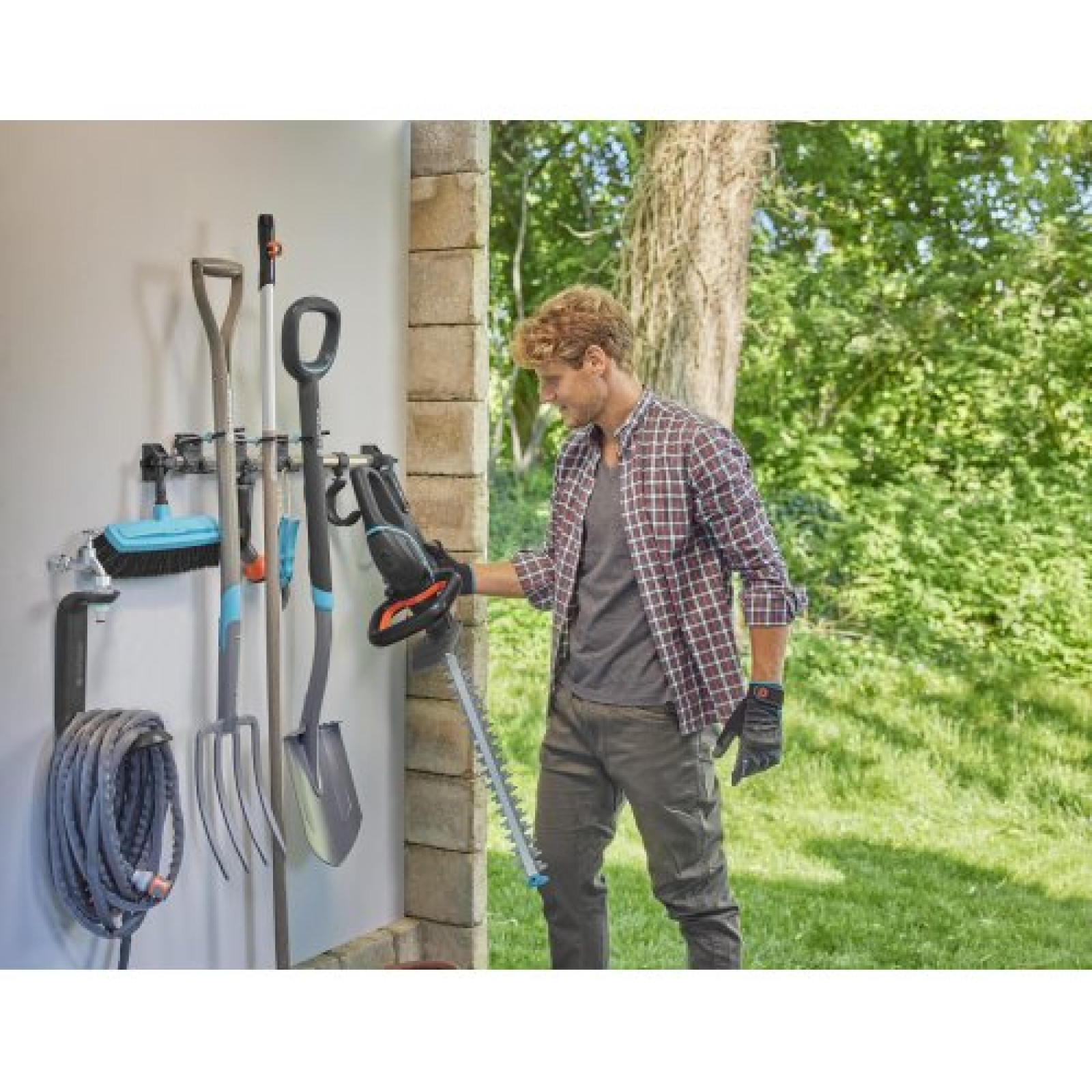 Кронштейн для садовых инструментов Gardena Combisystem Plus