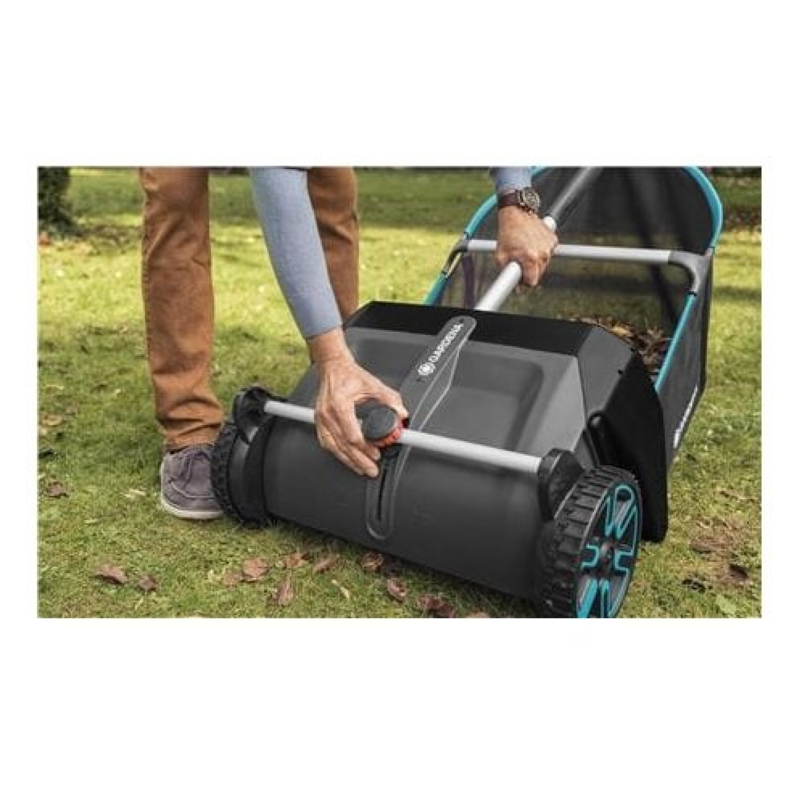 Сборщик листьев и травы механический Gardena Leaf Collector