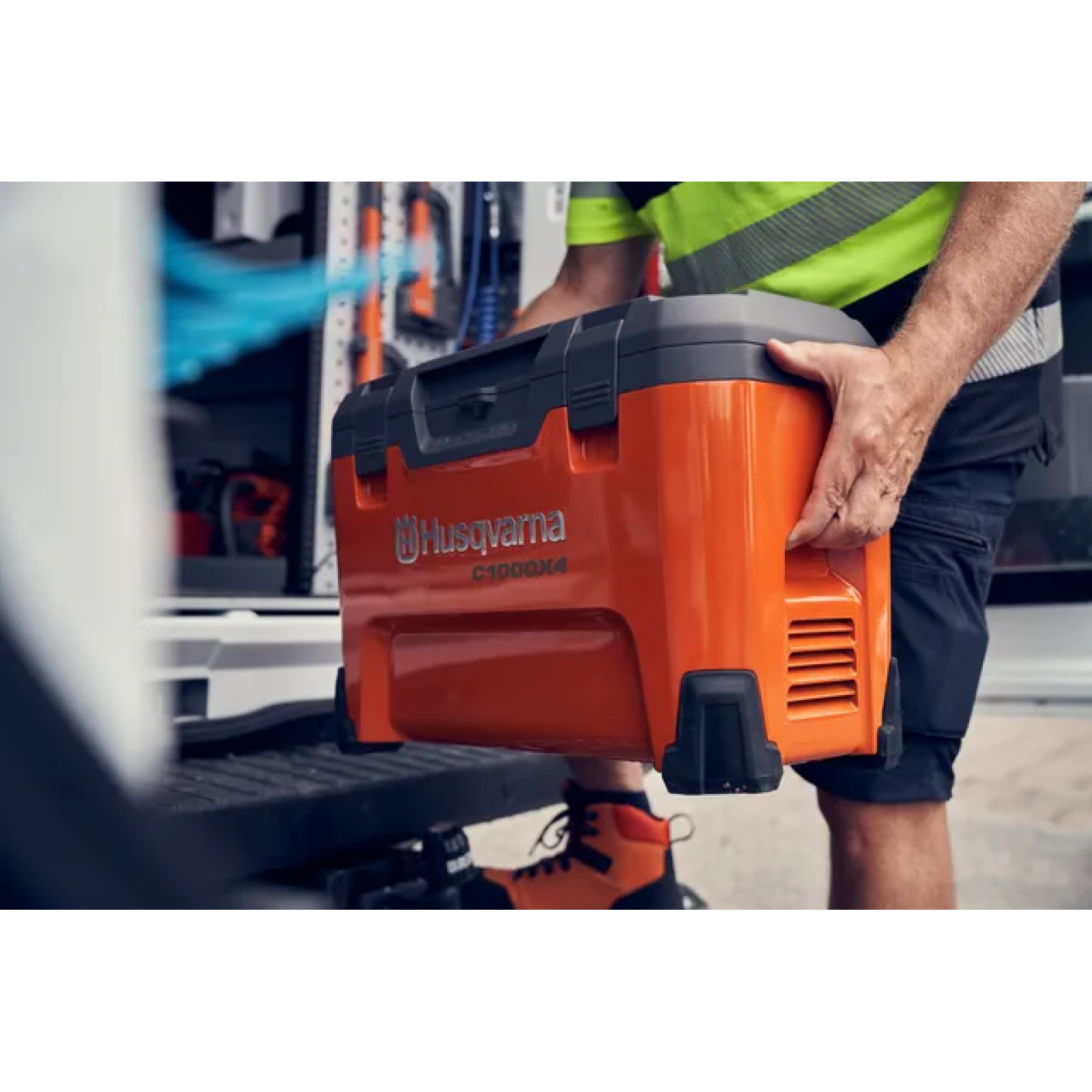 Зарядное устройство Husqvarna 40-C1000x4 (4 слота) 9707048-01