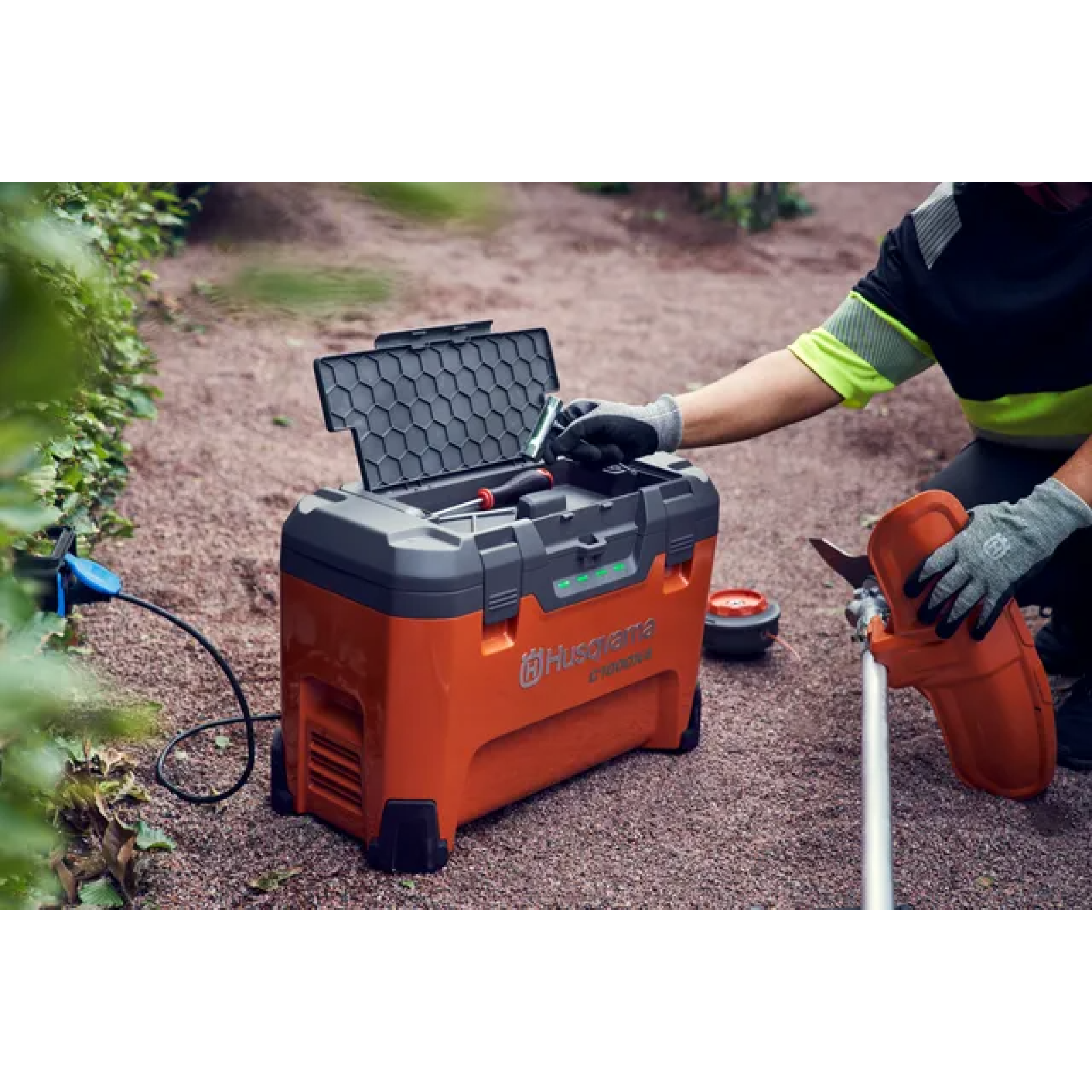 Зарядное устройство Husqvarna 40-C1000x4 (4 слота) 9707048-01