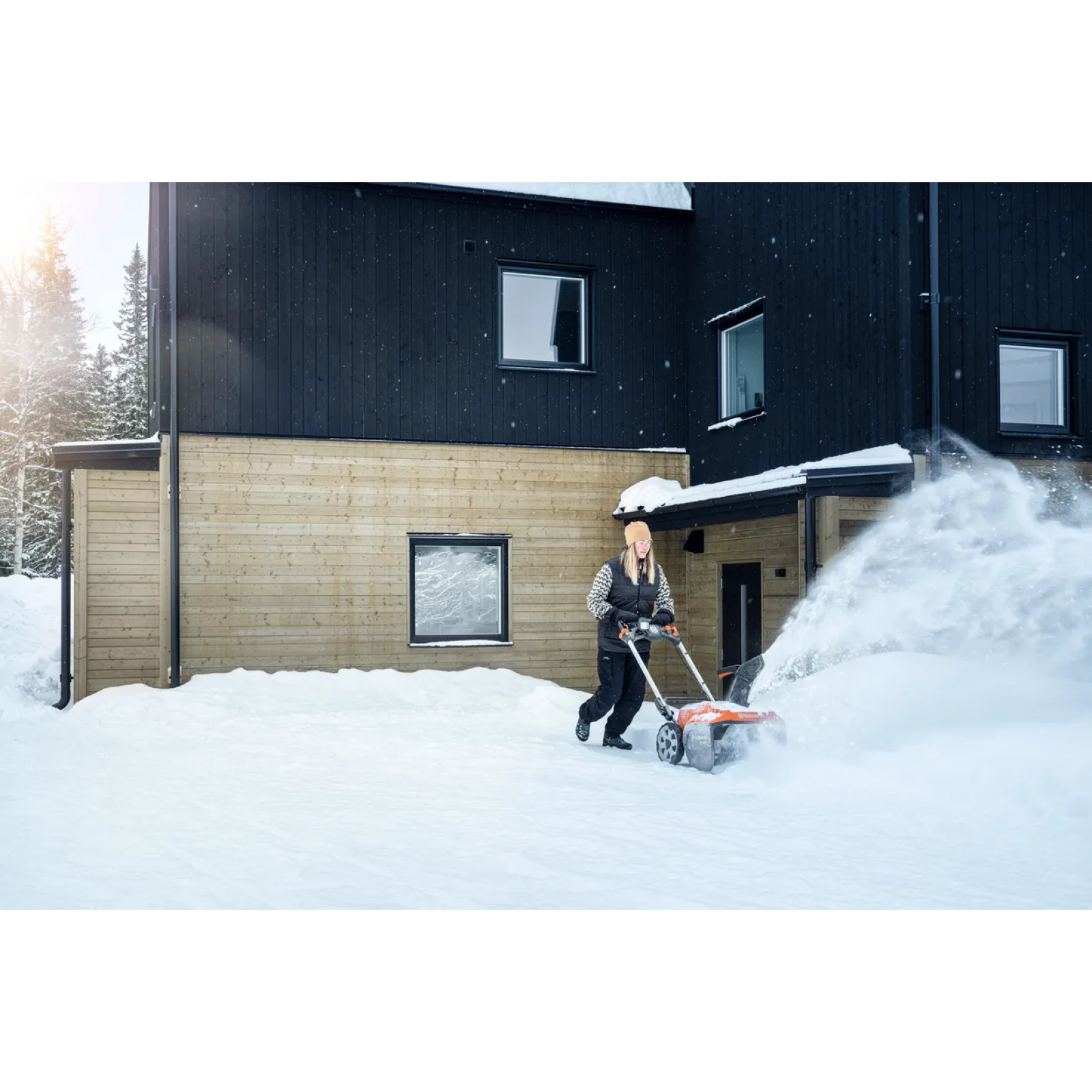 Снегоуборщик Аккумуляторный Husqvarna ST 253i 9707891-01